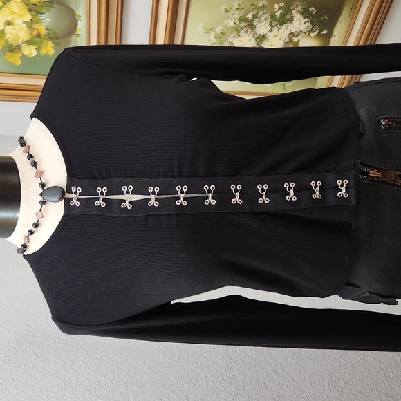 GARAGE brand black hook closure long sleeve crop top super soft size large Goth - Picture 1 of 10